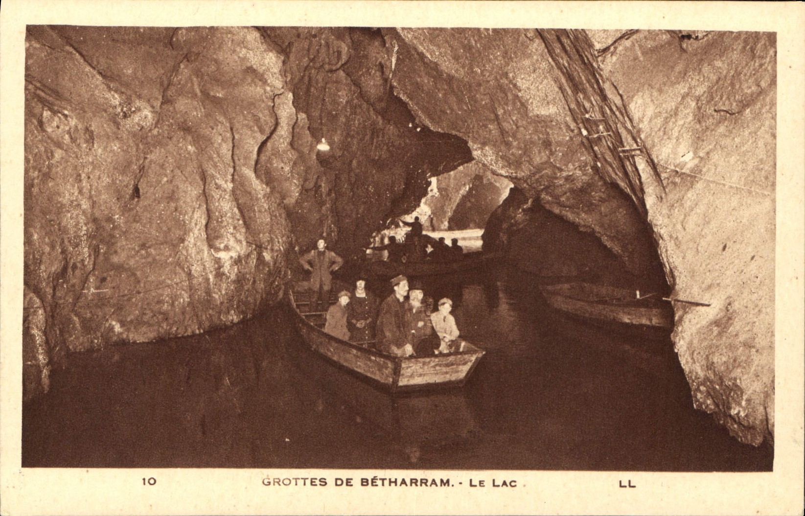 CPA Grottes de Betharram le Lac Bateau