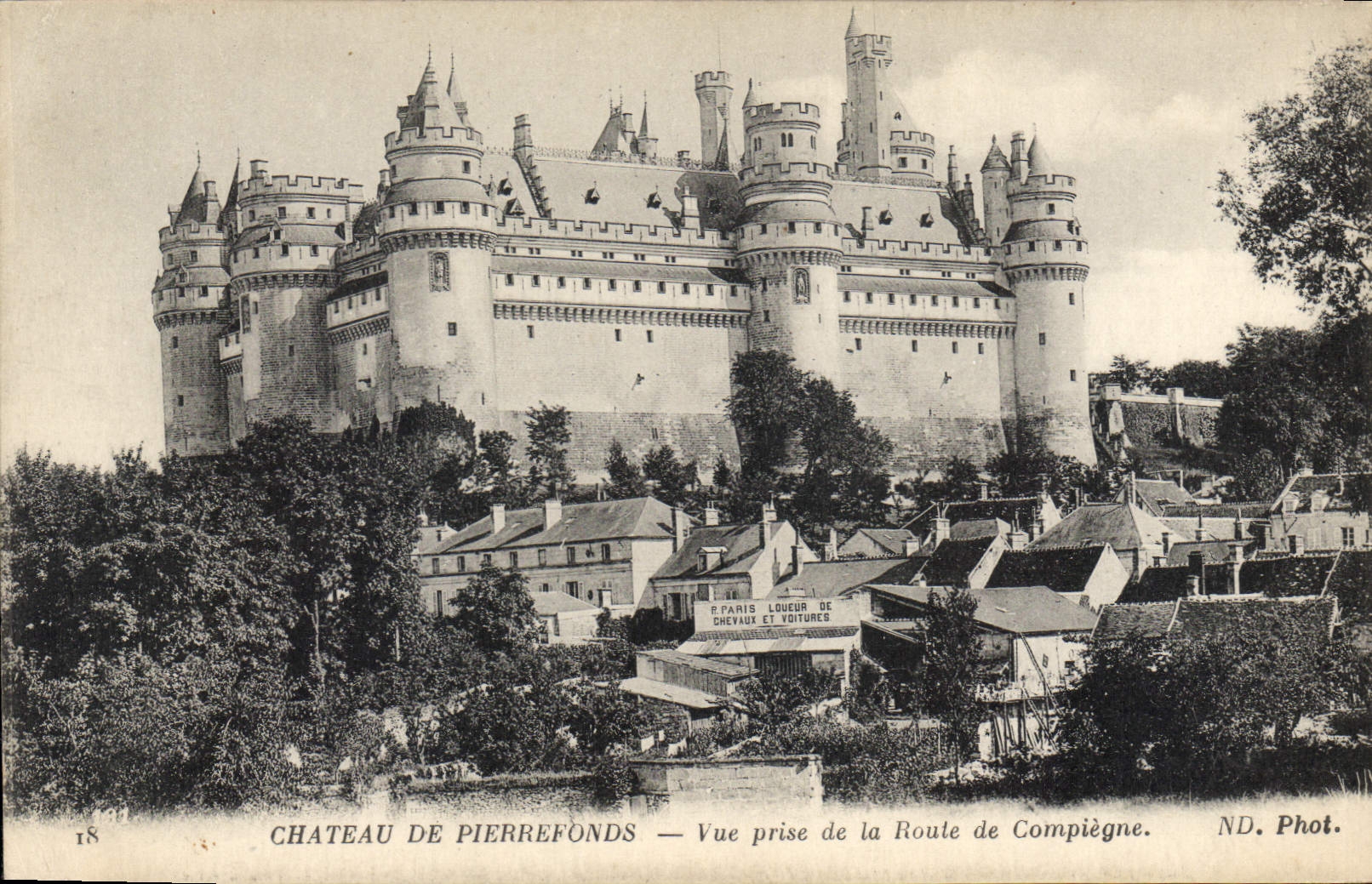 CPA Chateau de Pierrefonds Vue prise de la Route de Compiegne