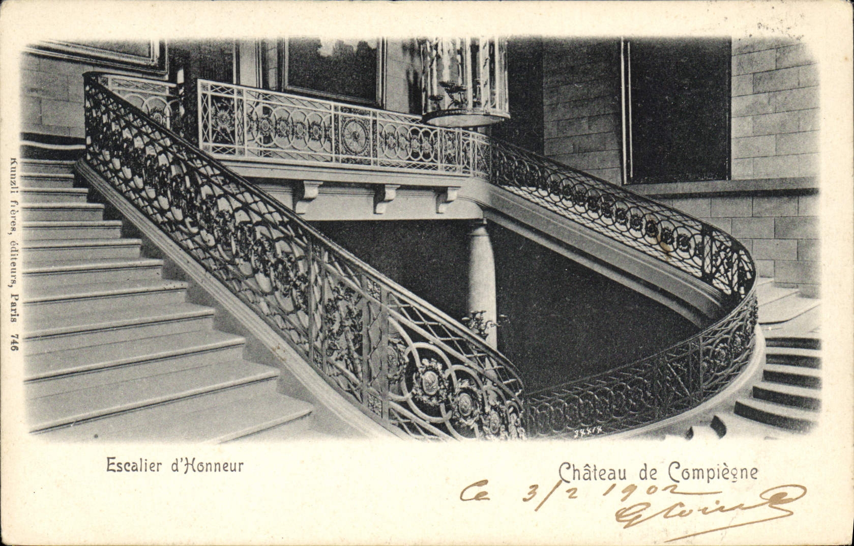 CPA Escalier d'Honneur Chateau de Compiegne 