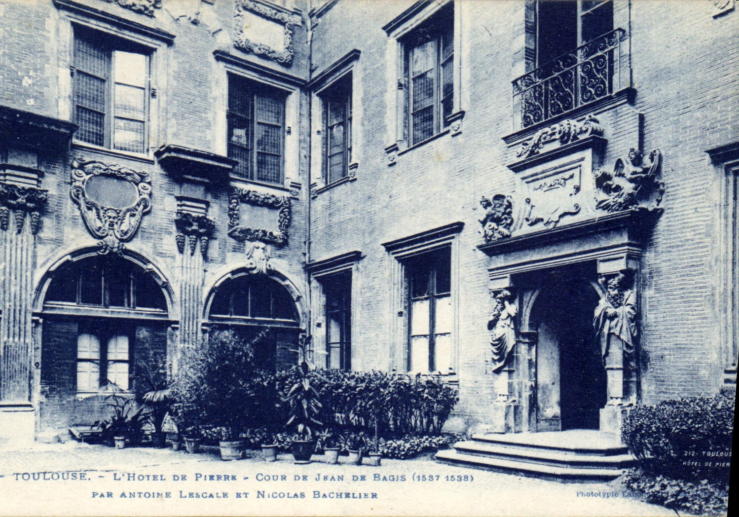 CPA Toulouse L'Hotel de Pierre Cour de Jean de Bagis