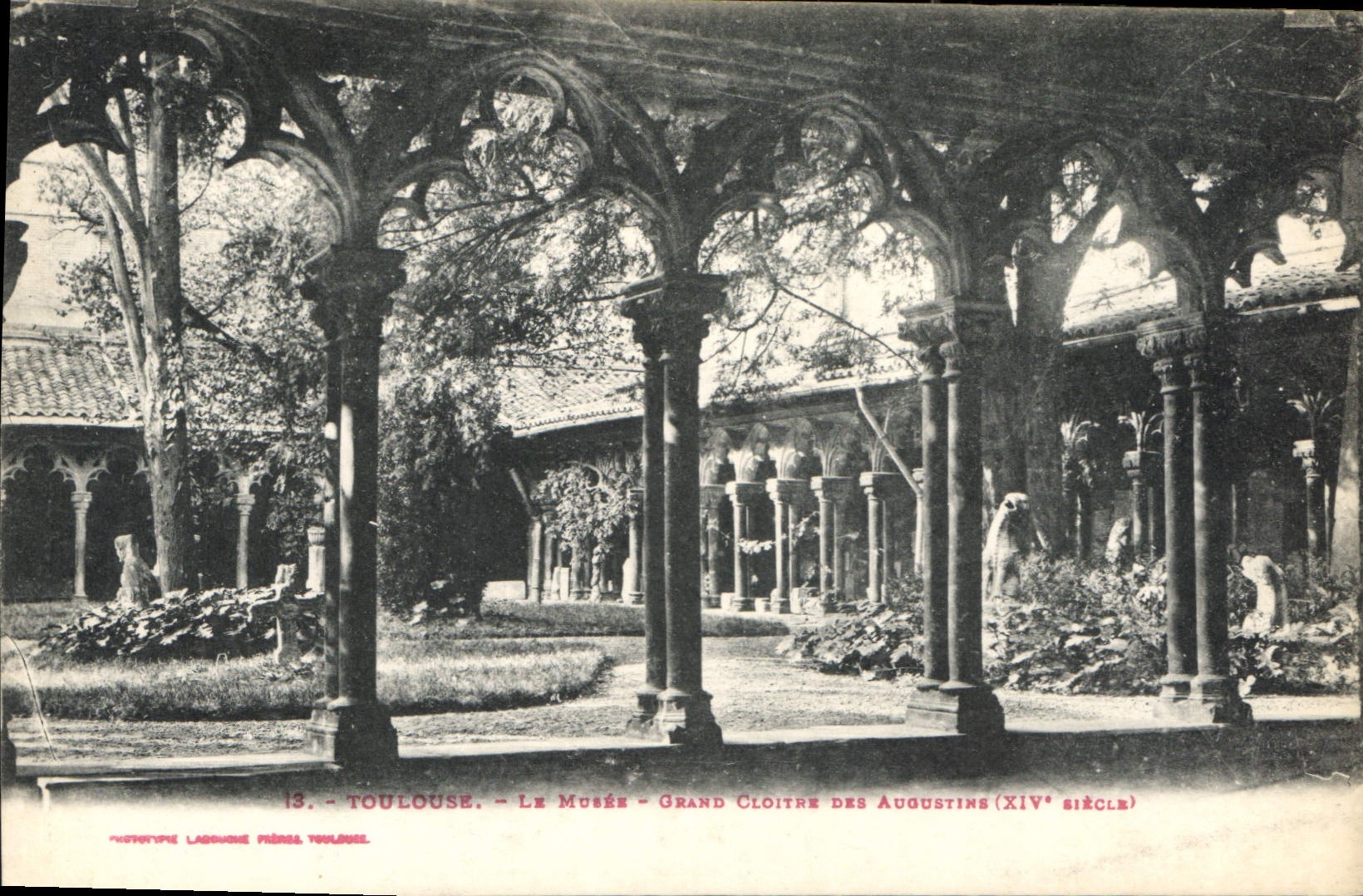 CPA Toulouse le Musee Grand Cloitre des Augustins