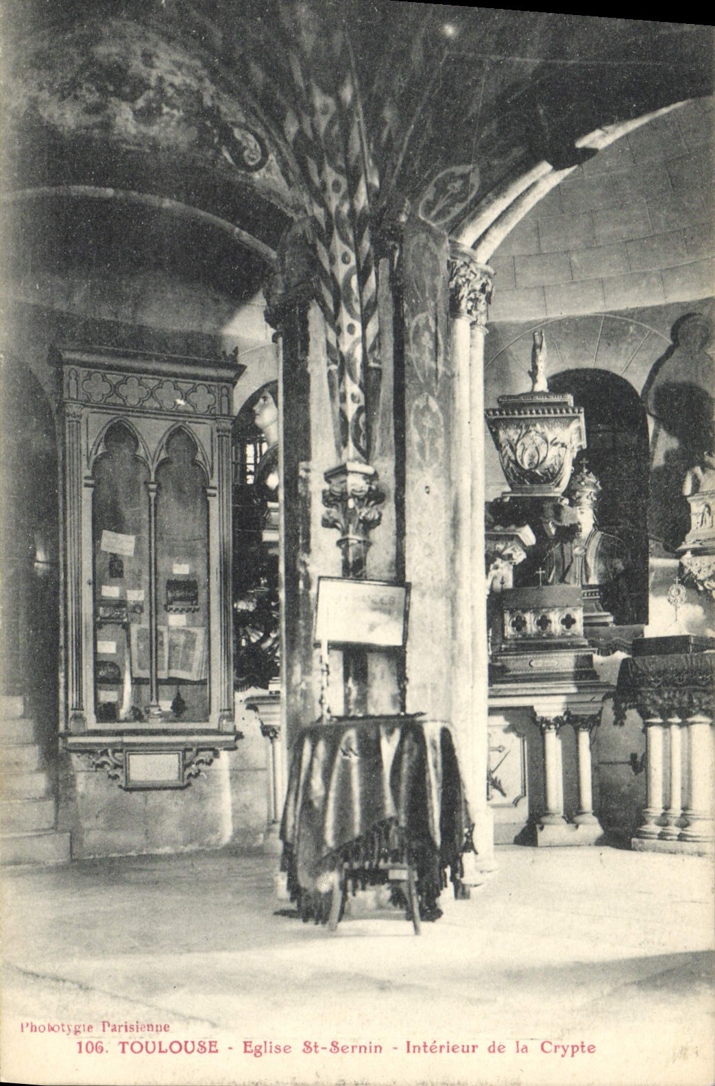 CPA Toulouse Eglise St Sernin Interieur de la Crypte 