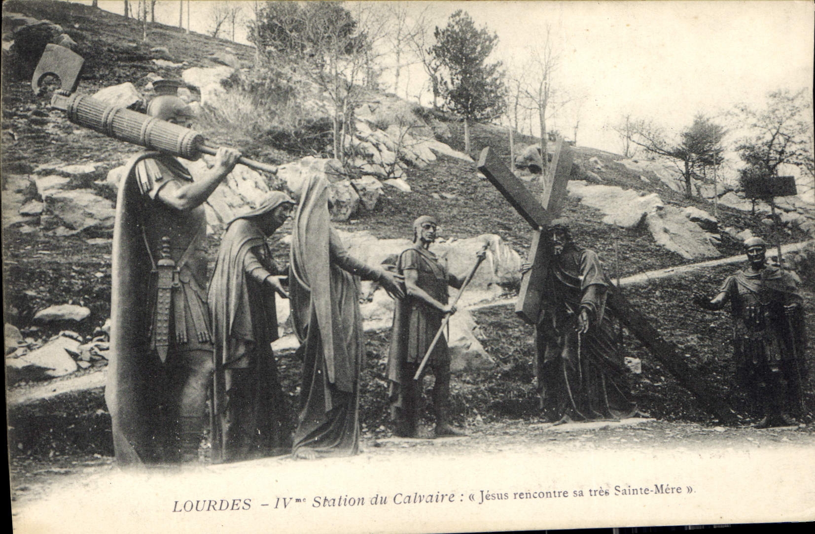 CPA Lourdes IV Station du Calvaire Jesus rencontre sa tres Sainte Mere 
