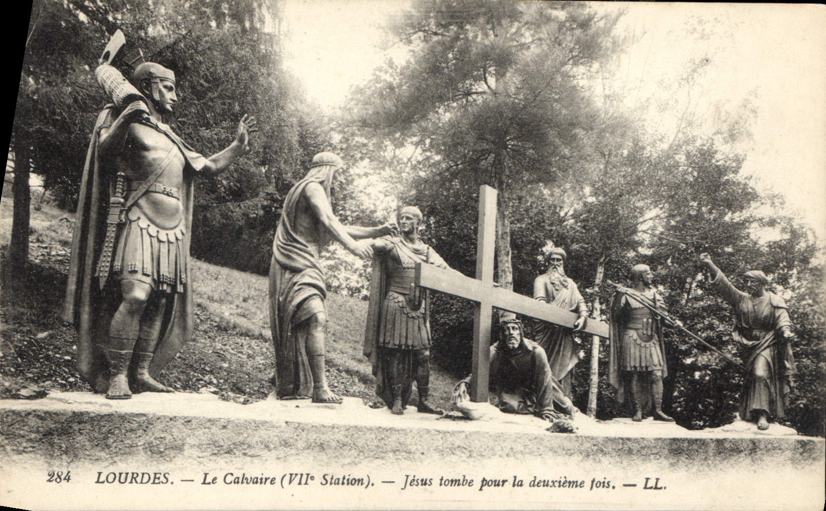 CPA Lourdes le Calvaire VII Station Jesus tombe pour la deuxieme fois 