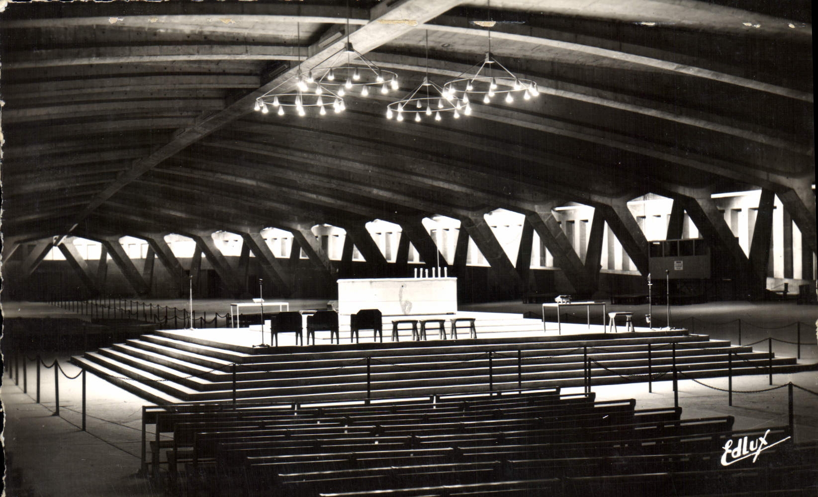 CPA Lourdes Basilique souterraine St Pie X 