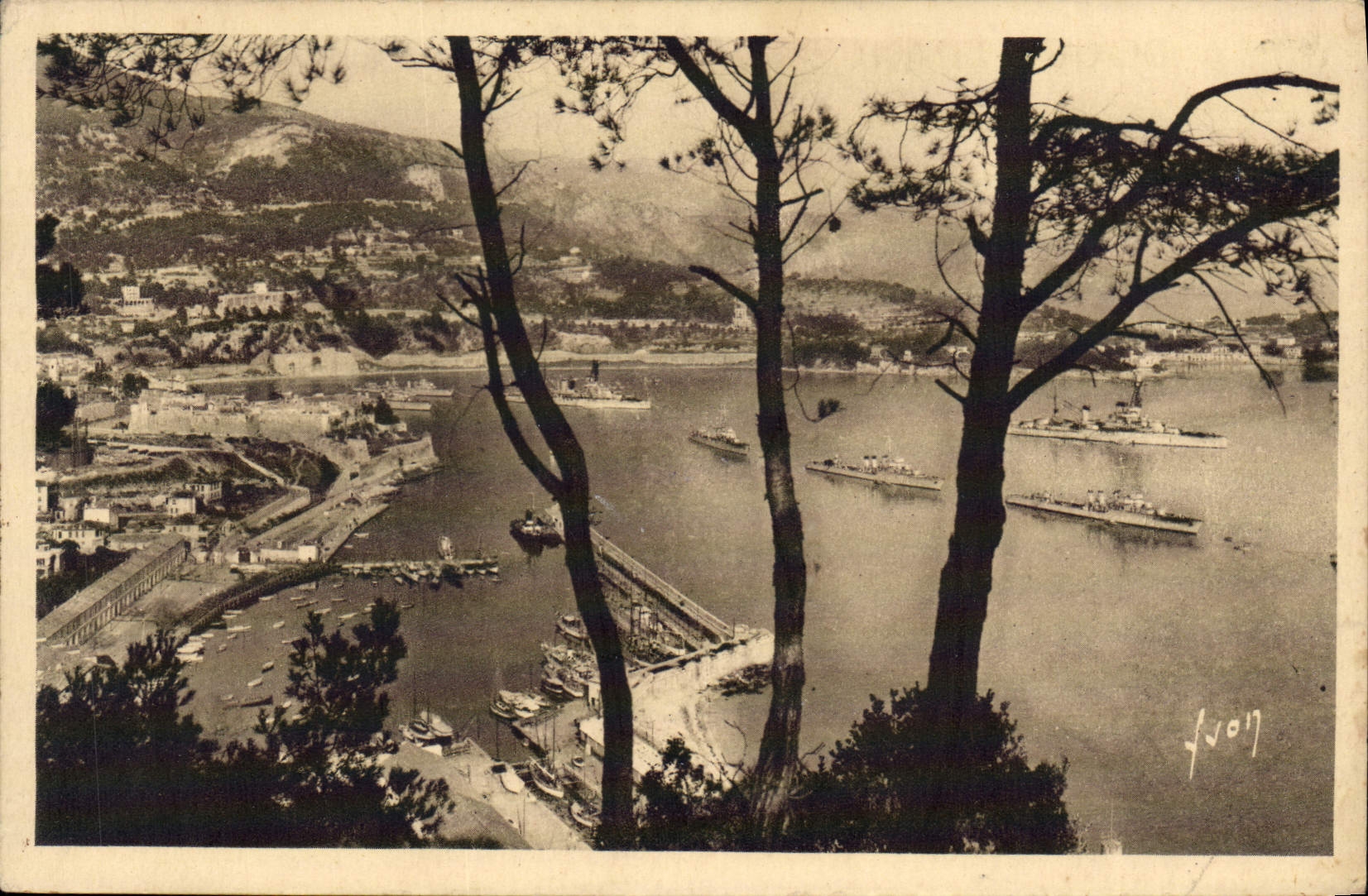 CPA Cote d'Azur Villefranche Alpes Maritimes L'Escadre en rade