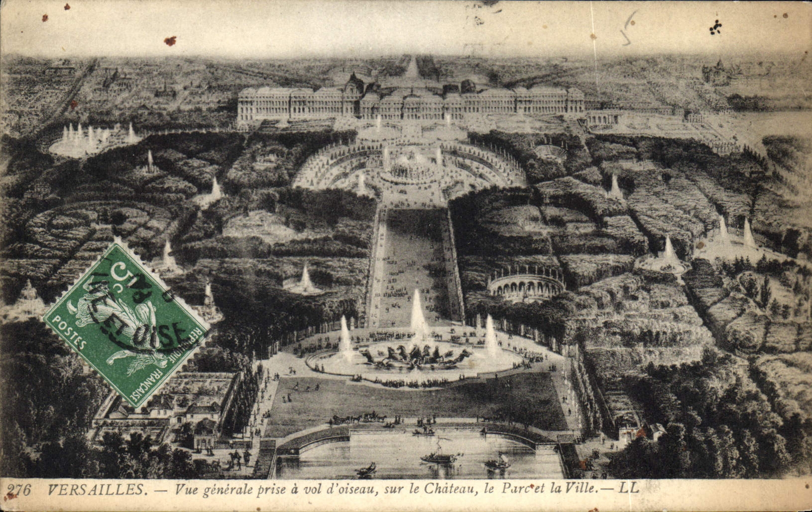 CPA Versailles Vue generale prise a vol d'oiseau sur le Chateau le Parchet la Ville 