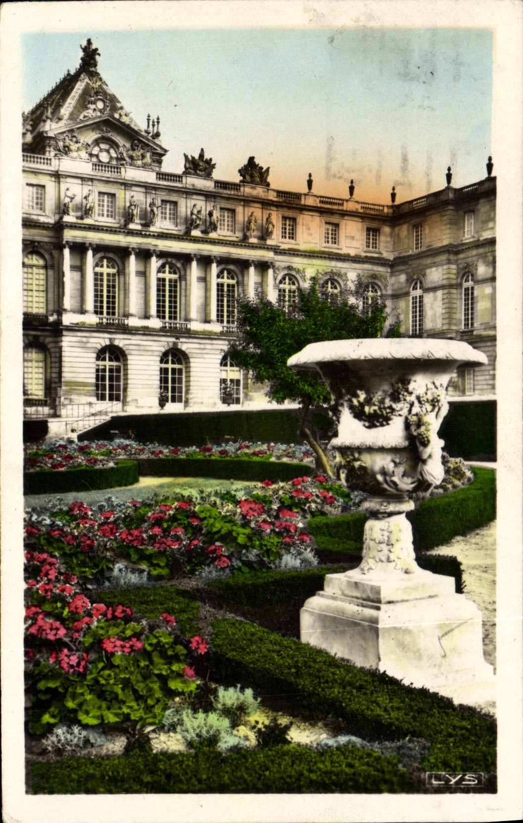 CPA Versailles Facade sur les Parterres Nord 