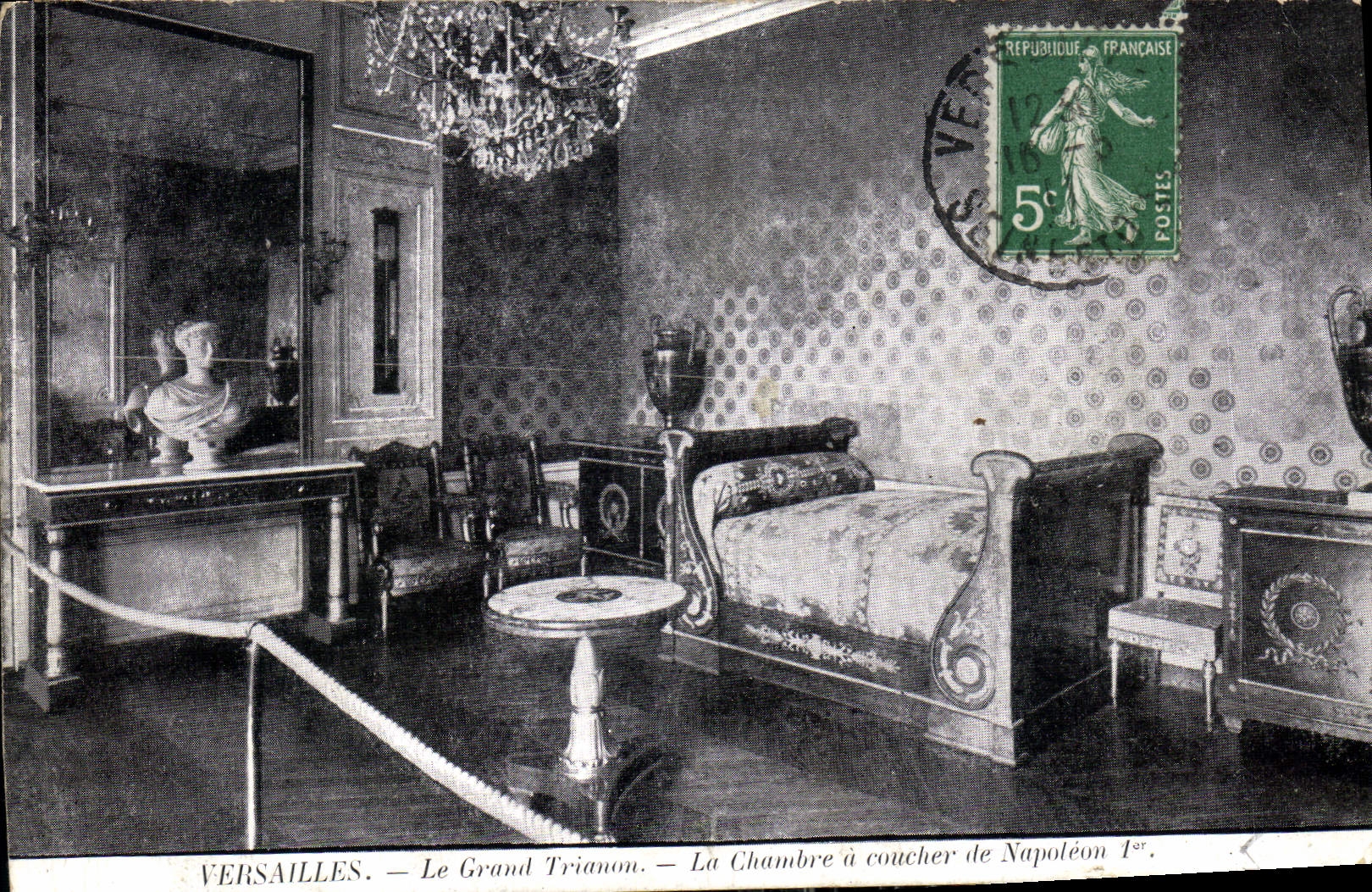 CPA Versailles Le Grand Trianon La Chambre a coucher de Napoleon 