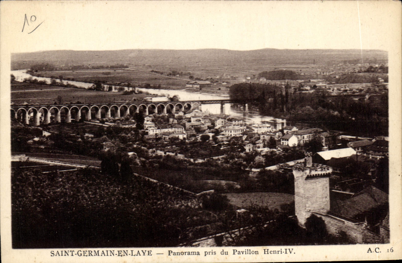 CPA Saint Germain en Laye Panorama pris du Pavillon Henri IV 