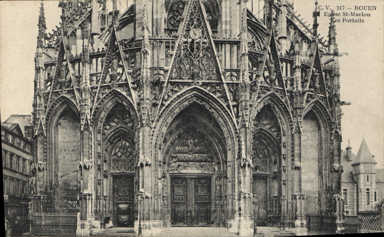 CPA Rouen Eglise St Maclou Les Portails 
