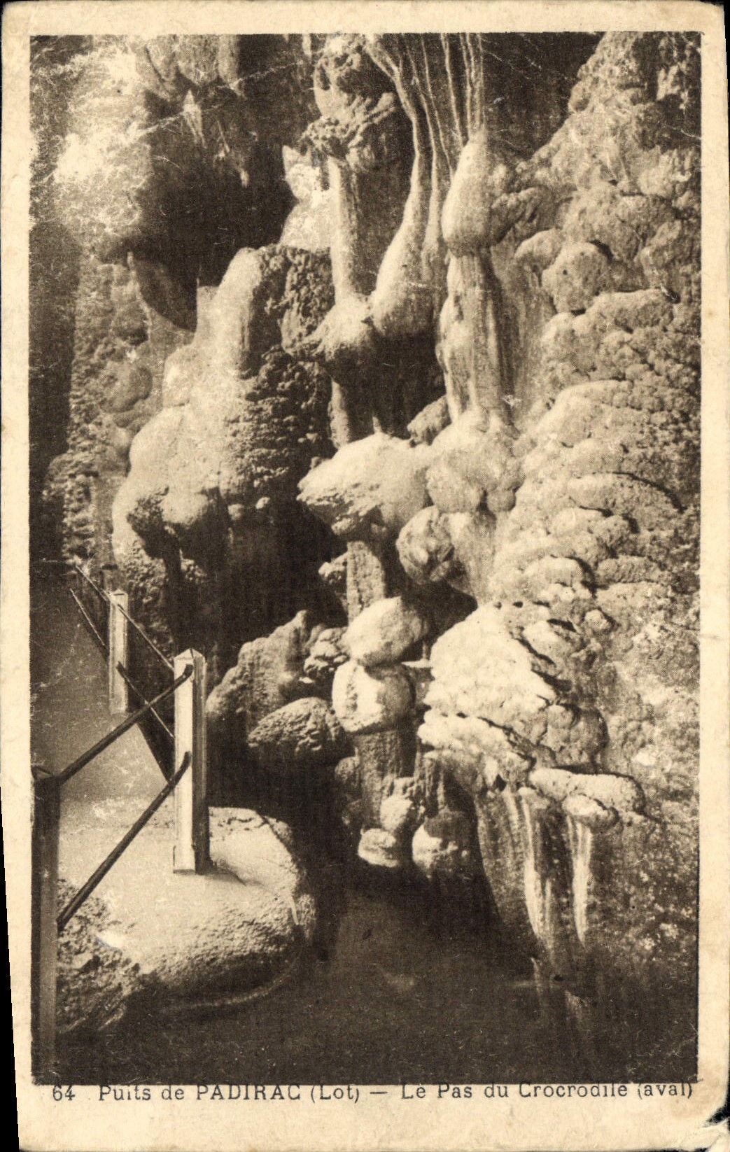 CPA Puits de Padirac Lot Le Pas du Crocrodile 