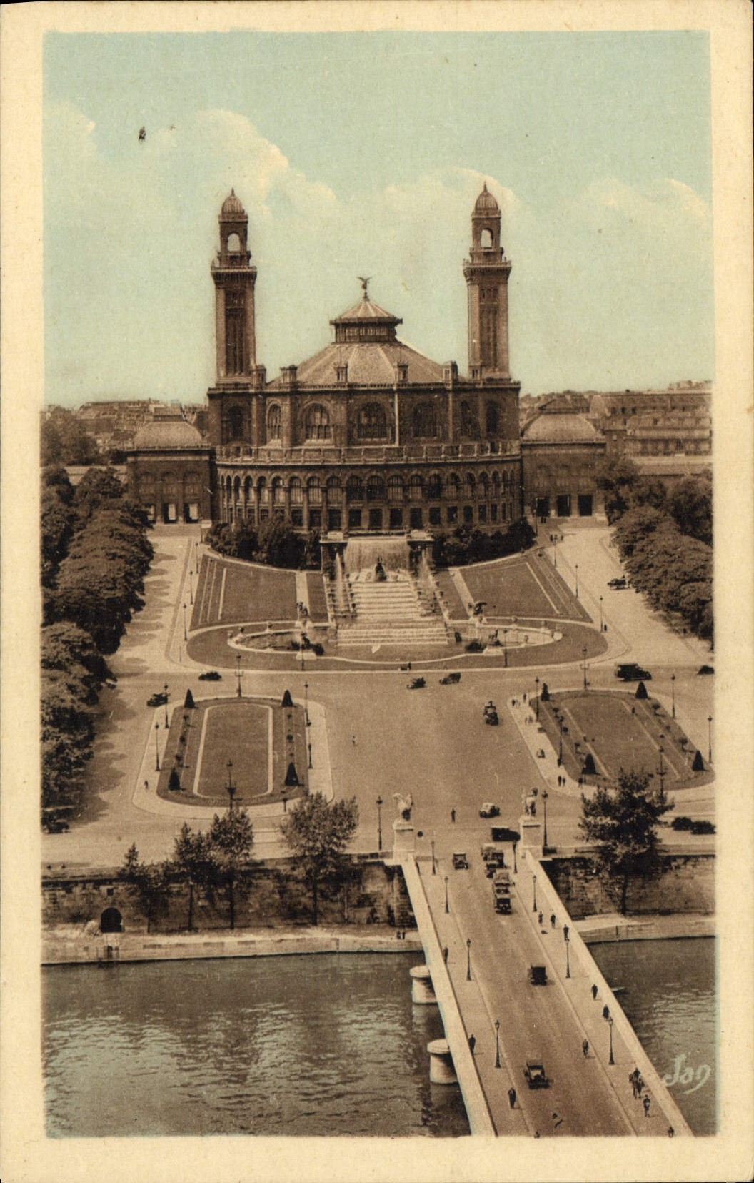 CPA Paris La Seine le pont d'lena le palais du Trocadero et ses Jardins