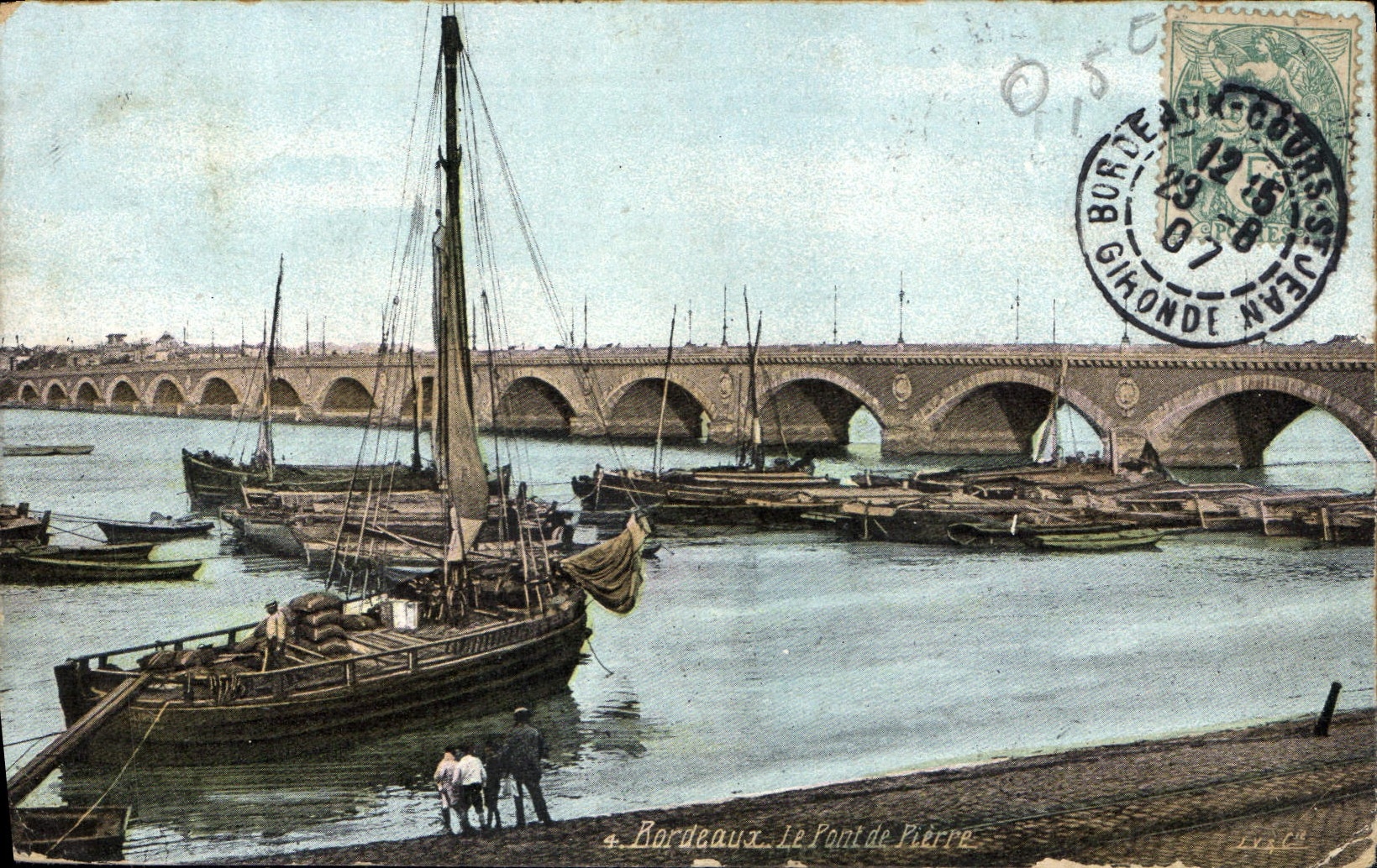 CPA Bordeaux Le Pont de la Pierre Bateau