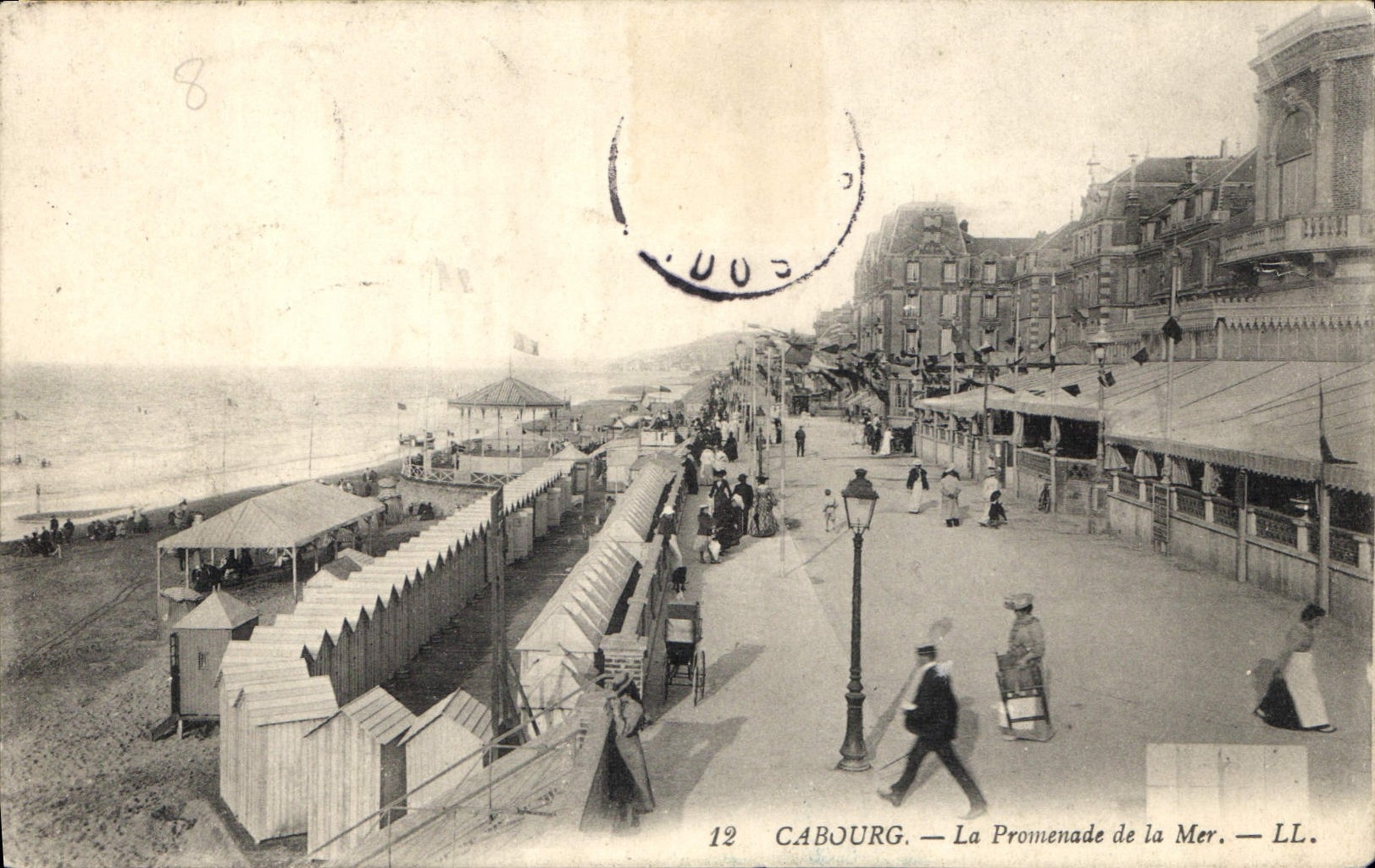 CPA Cabourg La Promenade de la Mer 