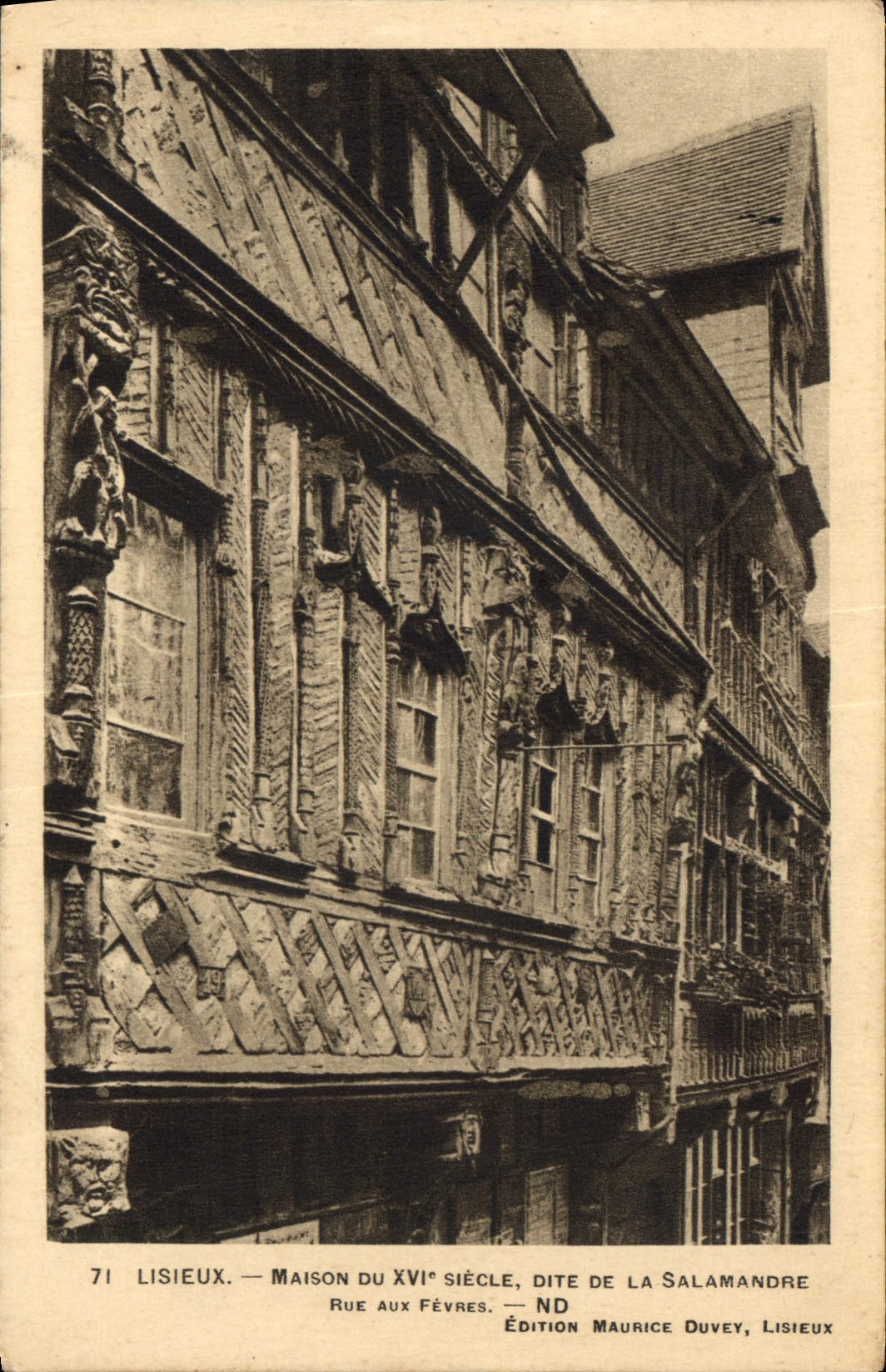 CPA Lisieux Maison du XVI siecle Dite de la Salamandre 