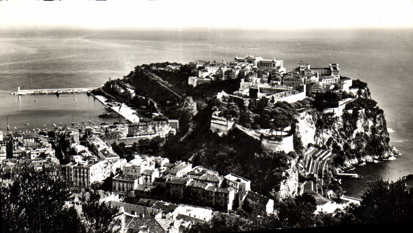 CPA Monaco Vue d'ensemble du Rocher 