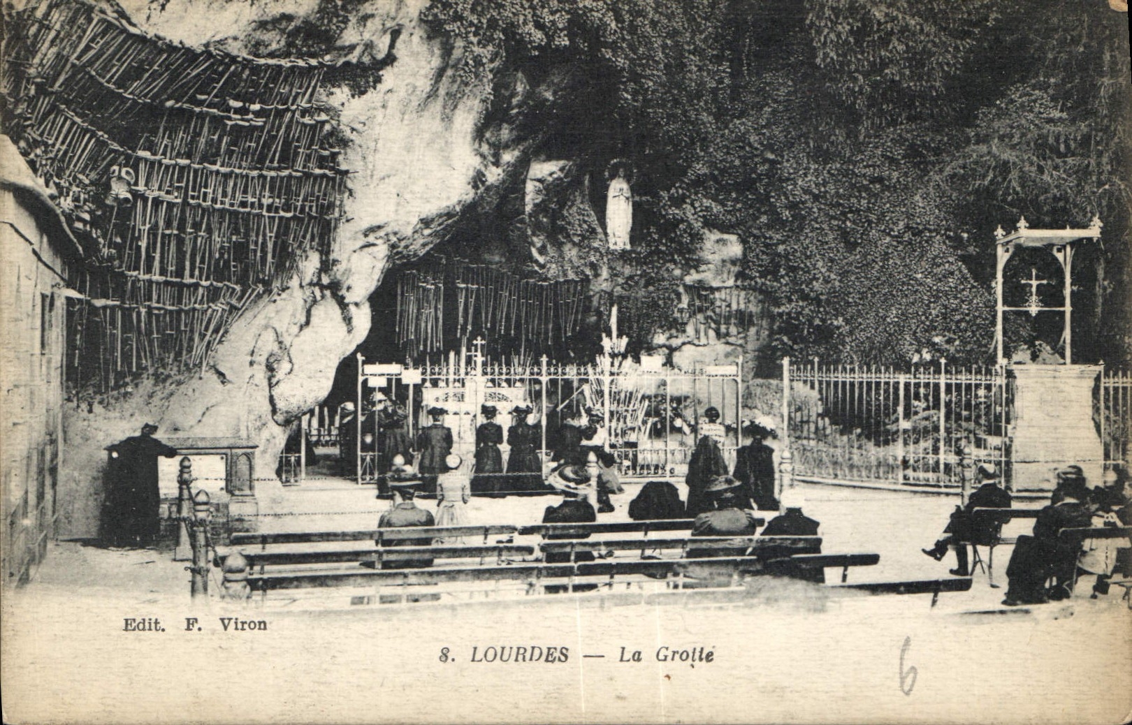 CPA Lourdes La Grotte 