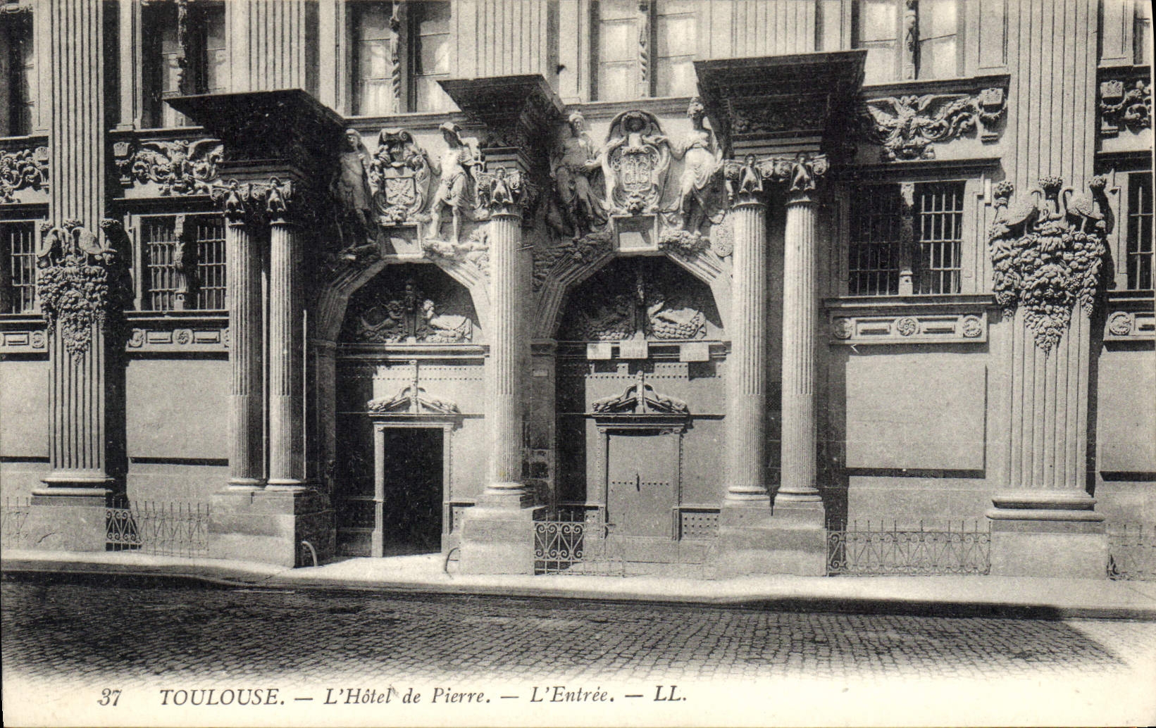 CPA Toulouse L'Hotel de Pierre L'Entree 