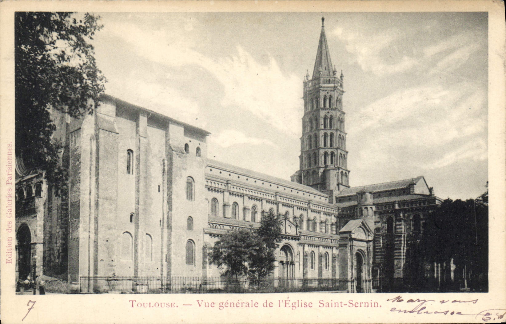 CPA Toulouse Vue generale de l'Eglise Saint Sernin