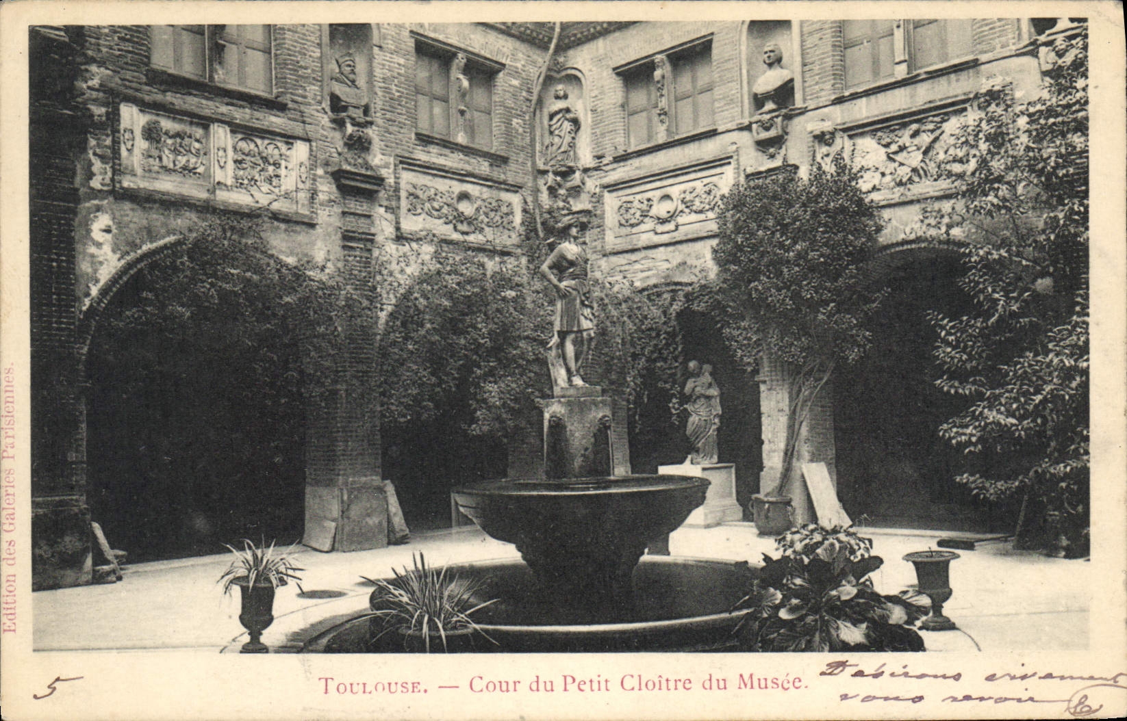 CPA Toulouse Cour du Petit Cloitre du Musee