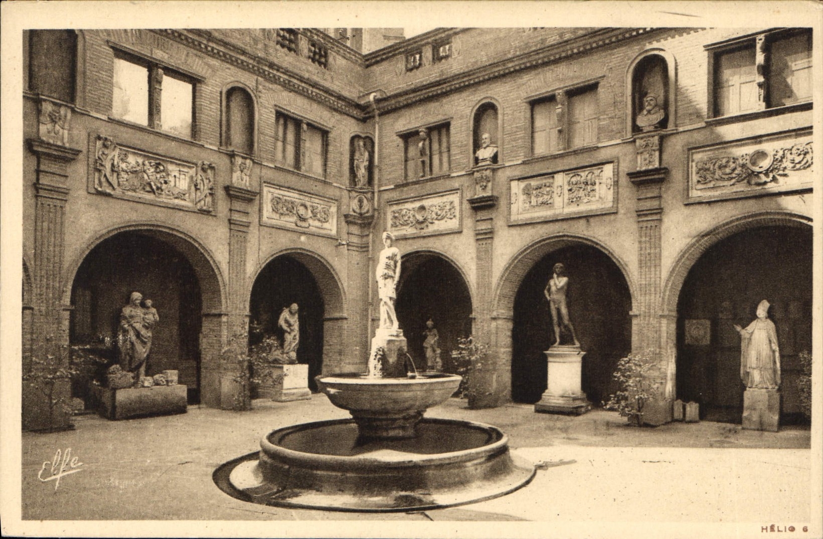 CPA Toulouse Musee Petit Cloitre Cour Renaissance Restauree 