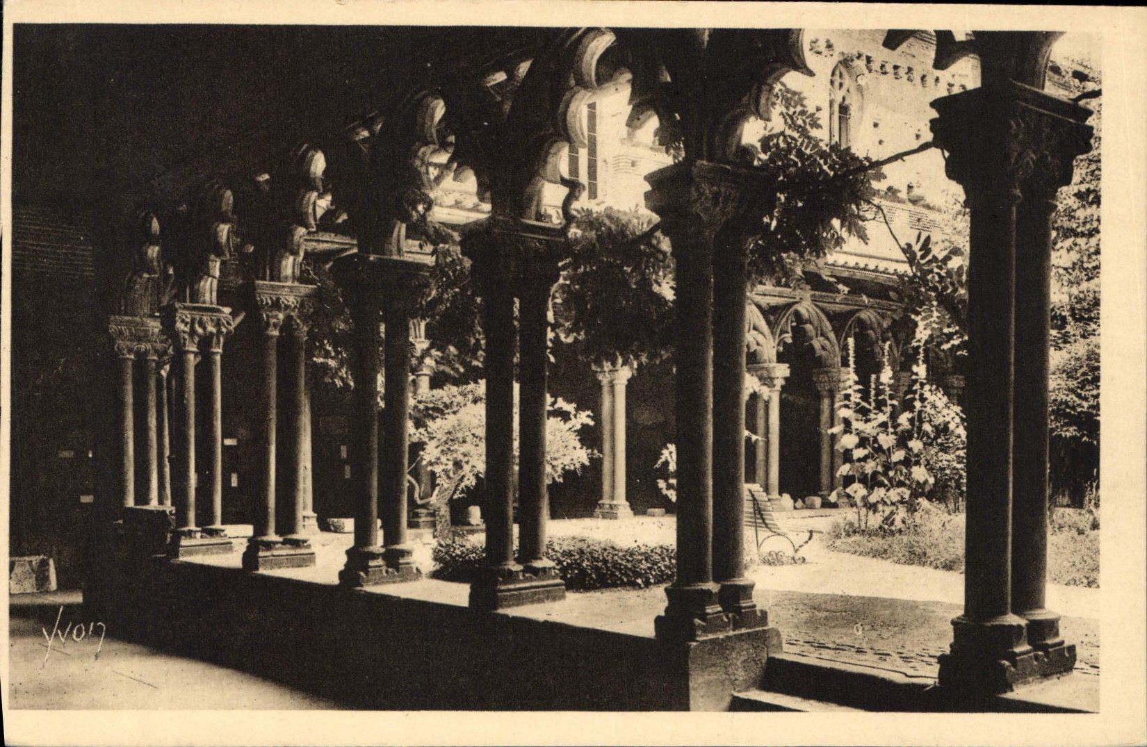 CPA Toulouse Hte Garonne Le Cloitre du Musee 
