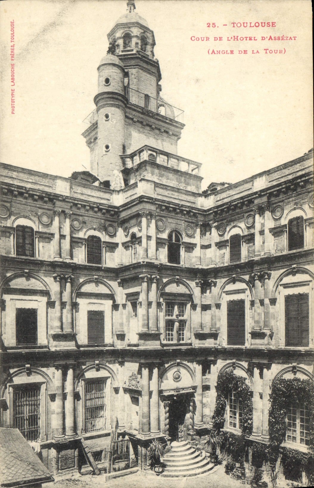 CPA Toulouse Cour de l'Hotel d'Assezat 