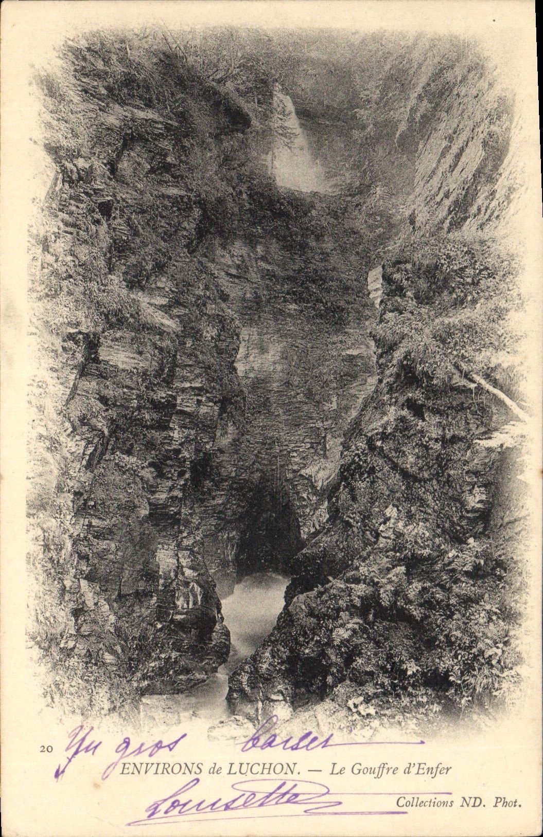 CPA Environs de Luchon Le Gouffre d'Enfer 