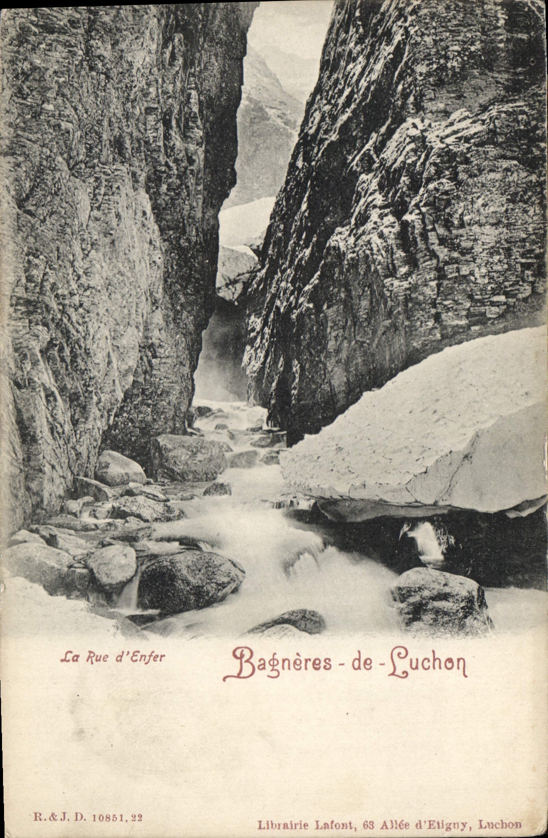 CPA La Rue d'Enfer Bagneres de Luchon 