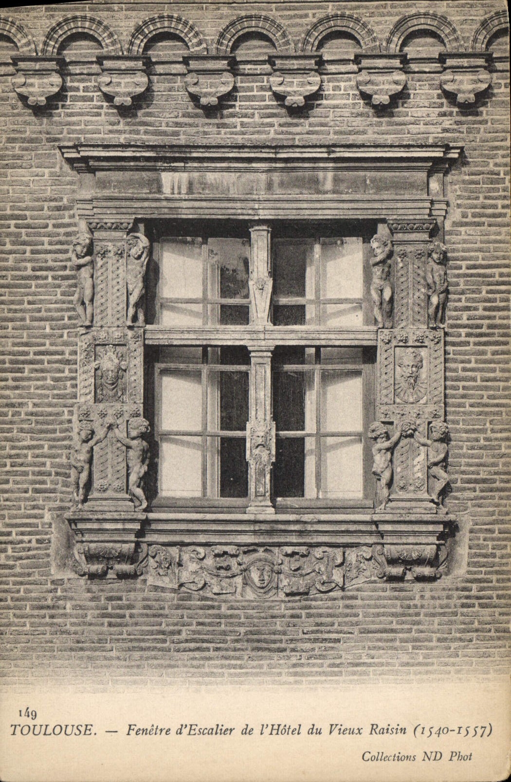 CPA Toulouse Fenetre d'Escalier de l'Hotel du Vieux Raisin