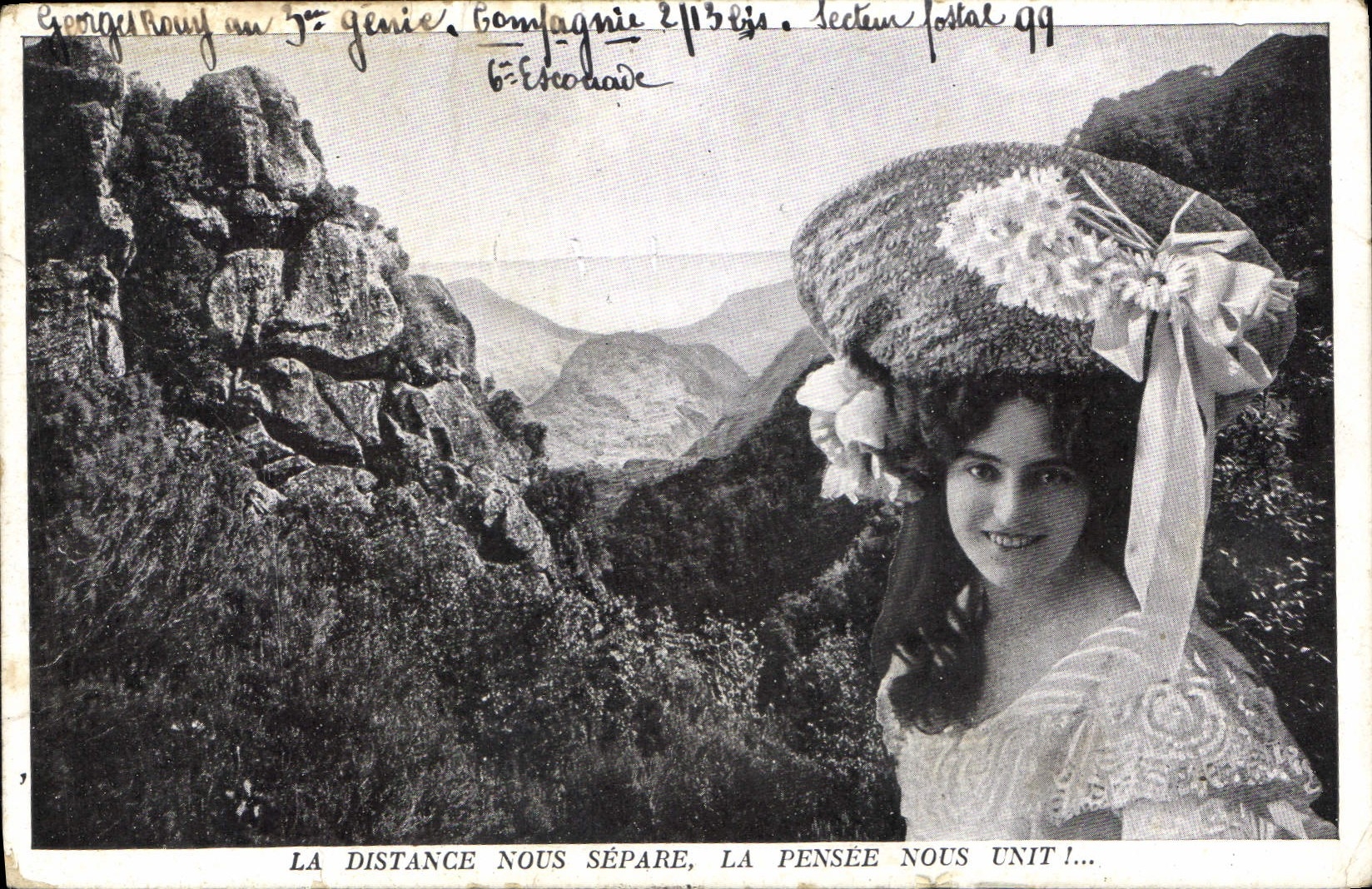 CPA La Distance Nous Separe La Pensee Nous Unit Femme