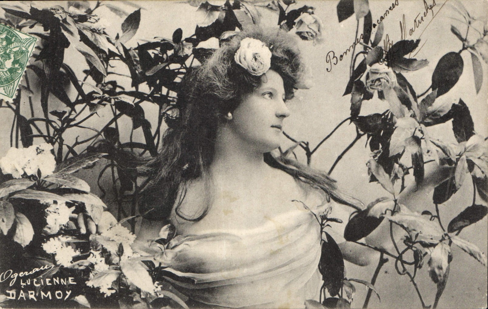 CPA Femme Lucienne Darmoy