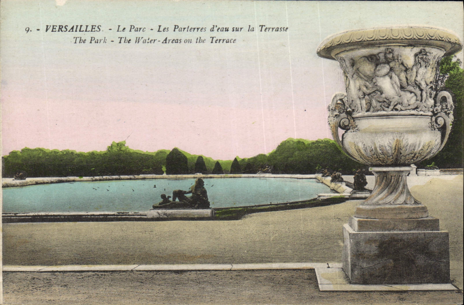 CPA Versailles Le Parc Les Parterres d'eau sur la Terrasse 