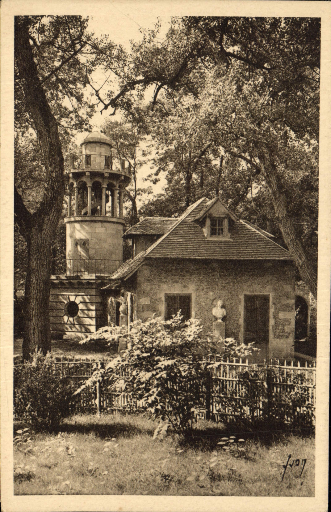 CPA Versailles Seine et Oise Petit Trianon La Laiterie 