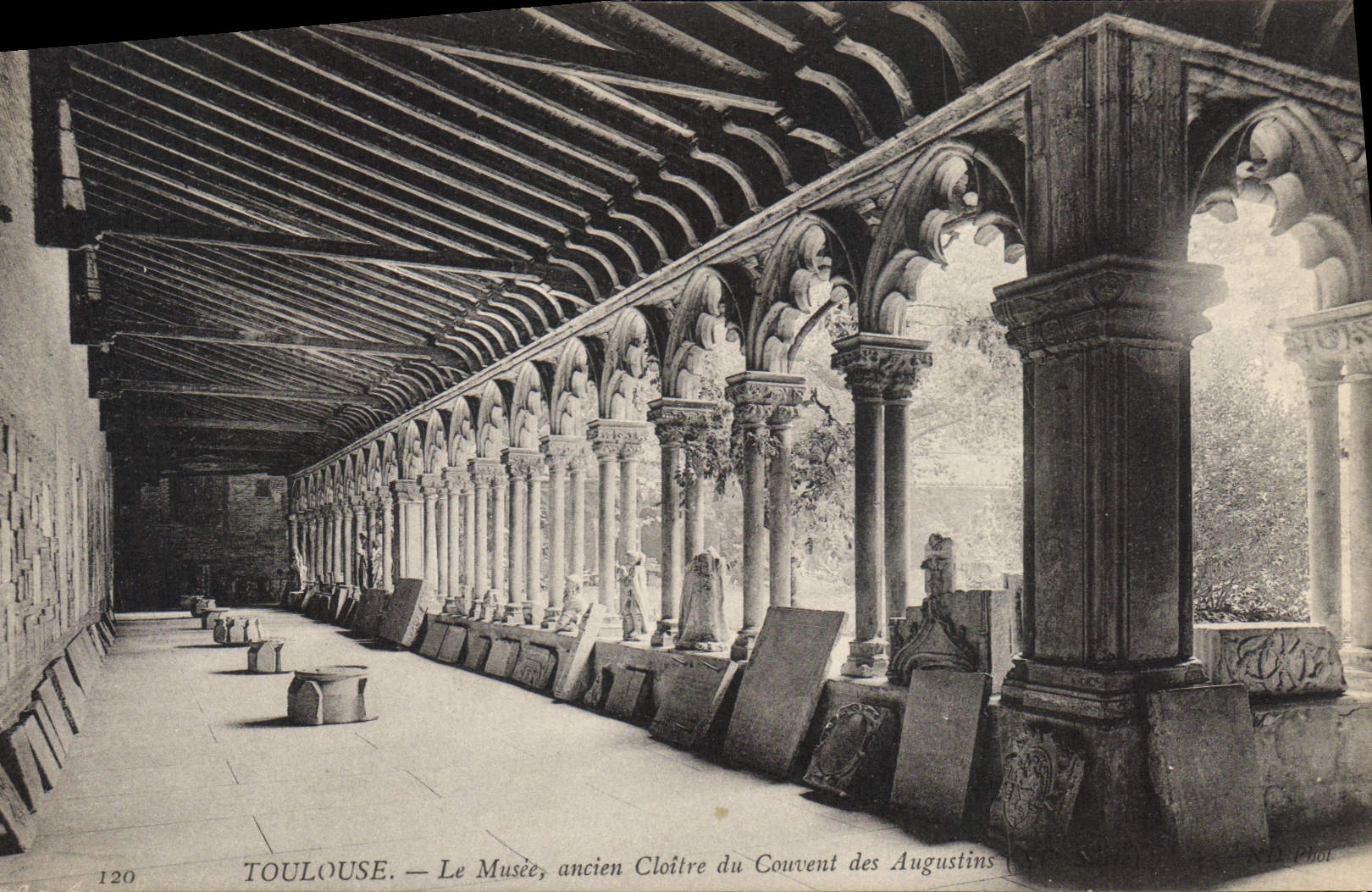 CPA Toulouse Le Musee ancien Cloitre du Couvent des Augustins