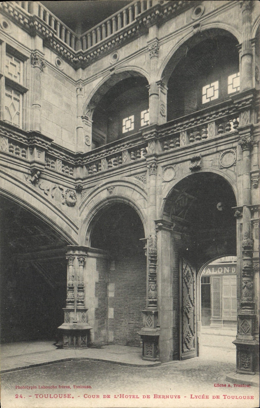 CPA Toulouse Cour de l'Hotel de Bernuve Lycee de Toulouse 