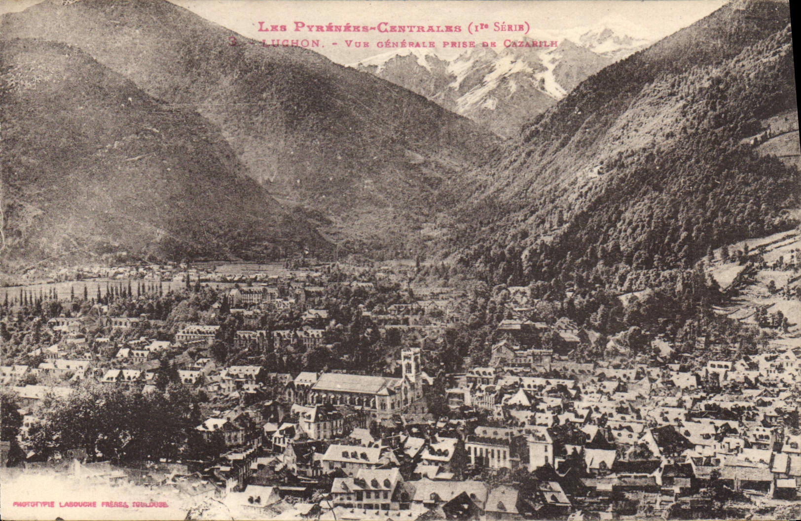 CPA Les Pyrenees Centrales Luchon vue generale 
