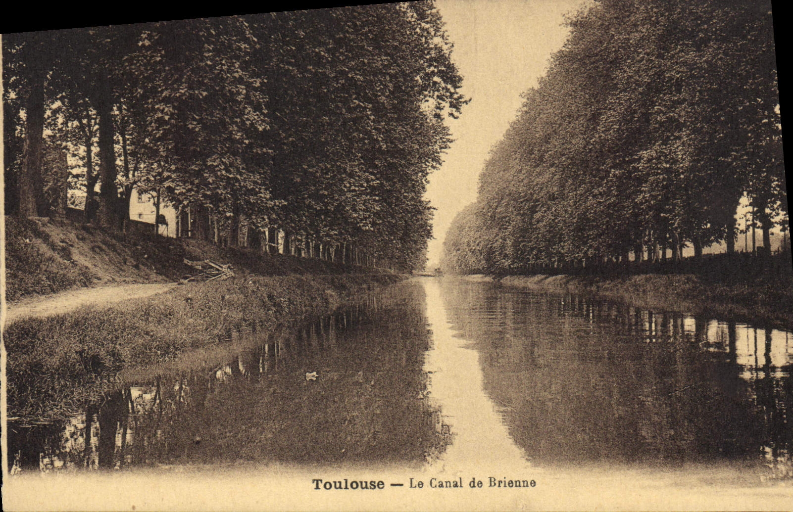 CPA Toulouse Le Canal de Brienne 