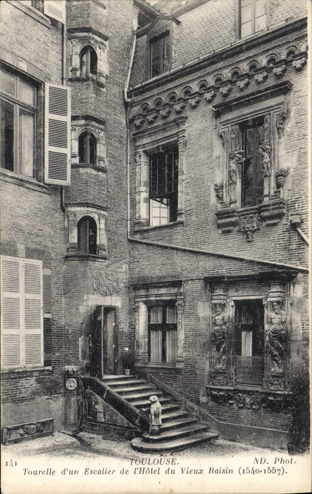 CPA Toulouse d'un Escalier de l'Hotel du Vieux Raisin 1540 1557 