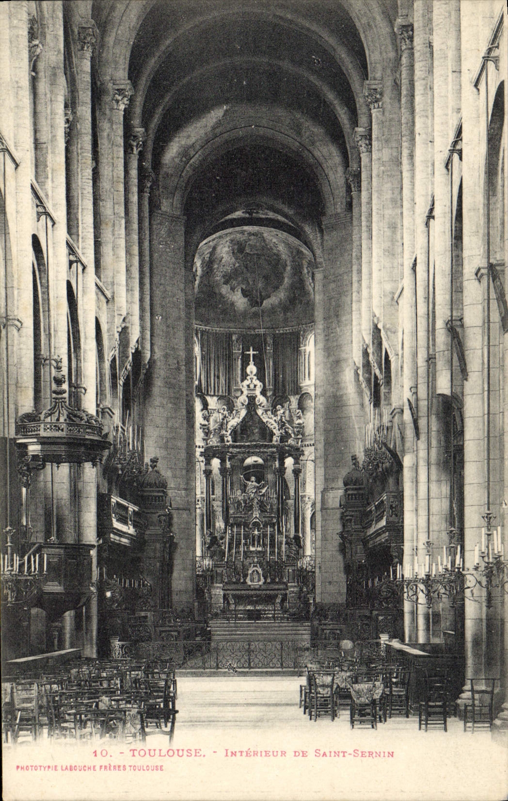 CPA Toulouse  Interieur de Saint Sernin 