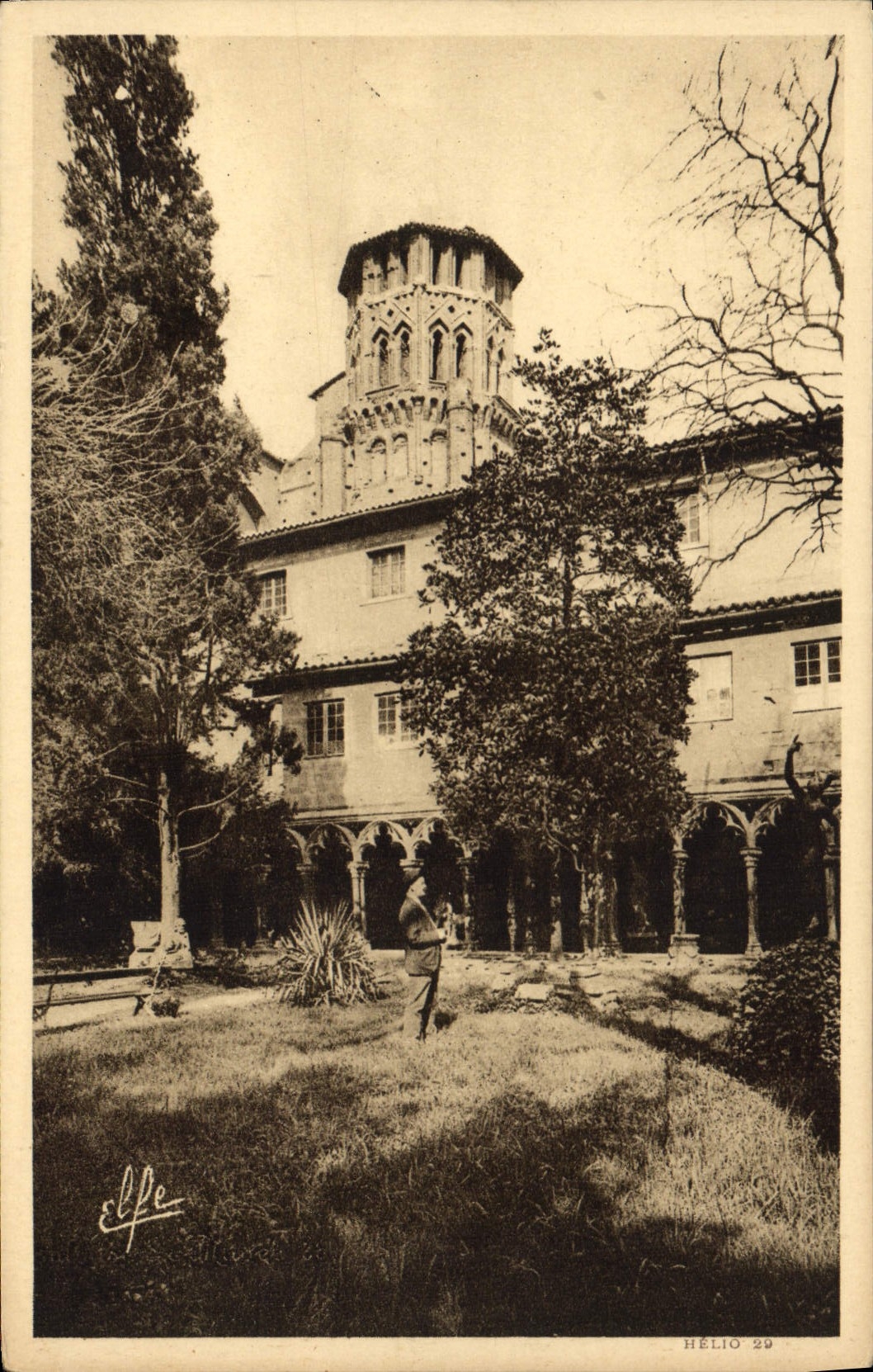 CPA Pyrenees Ocean Toulouse Musee Tour et le Cloitre