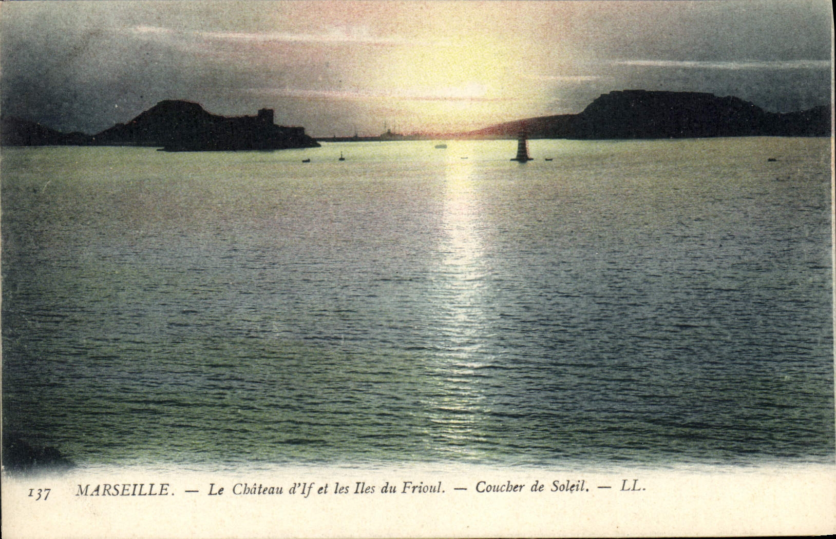 CPA Marseille Le Chateau d'If et les Iles du Frioul Coucher de Soleil 