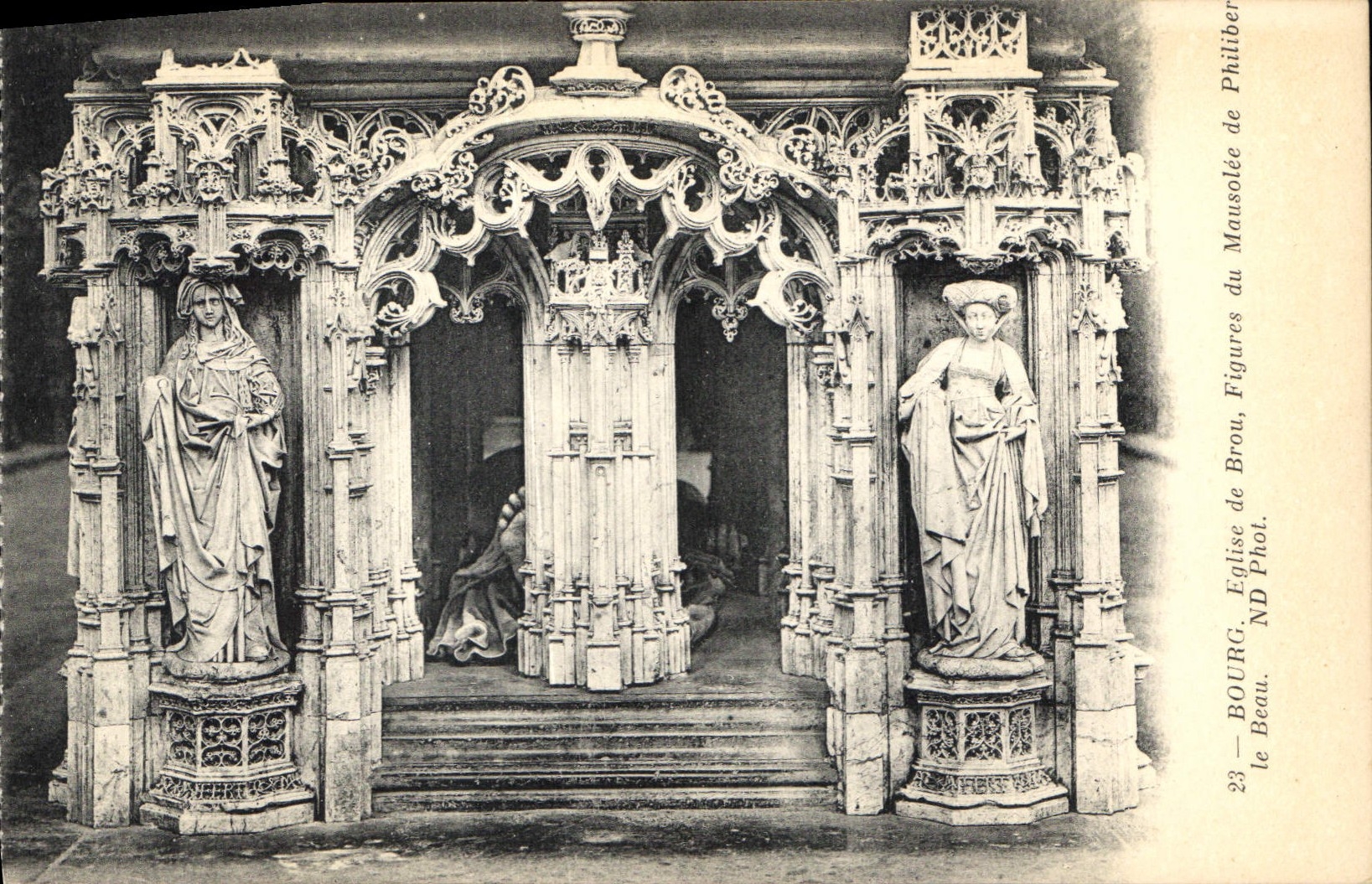 CPA Bourg Eglise de Brou du Mausolee de Philibert le Beau