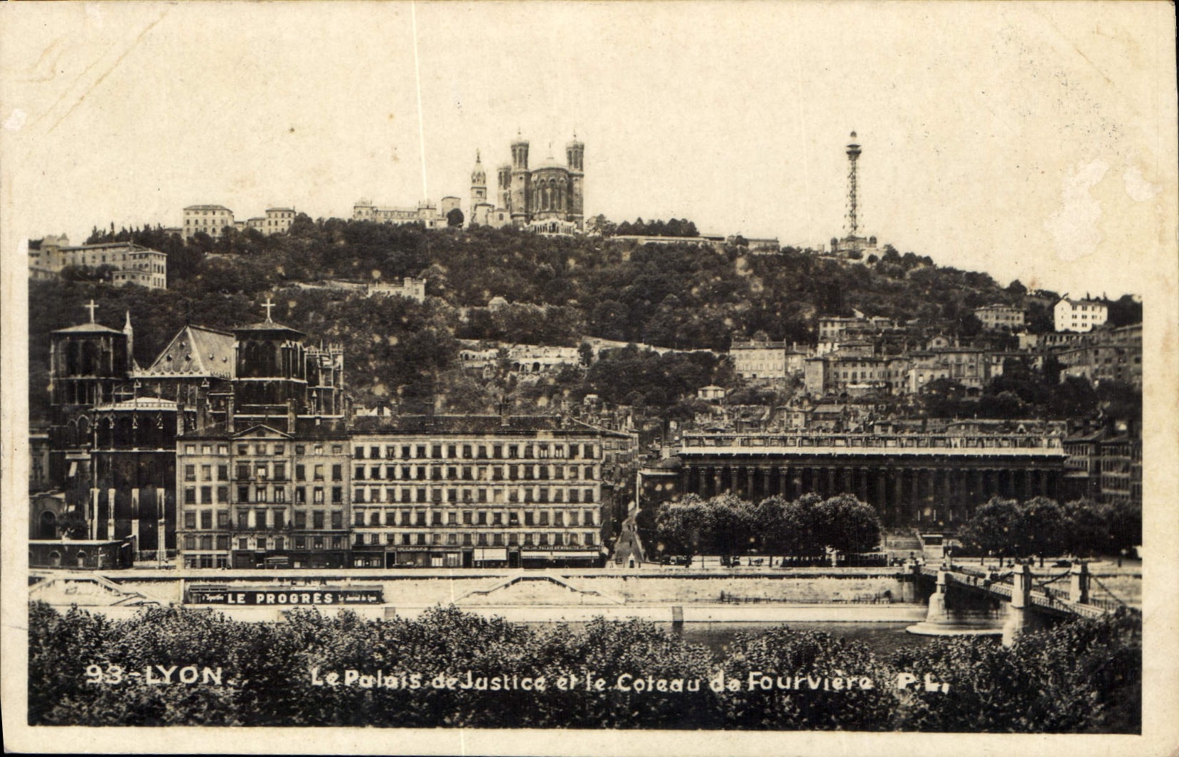 CPA Lyon Les Palais de Justice et le Coteau de Fourviere
