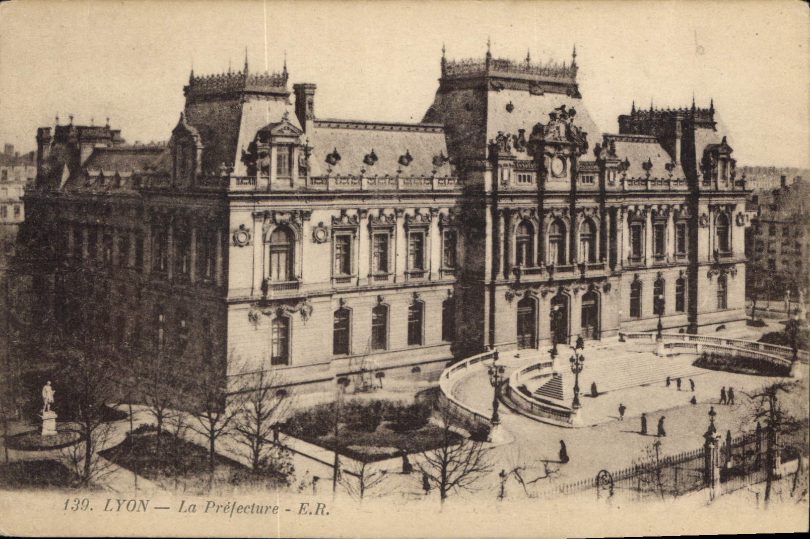 CPA Lyon La Prefecture 