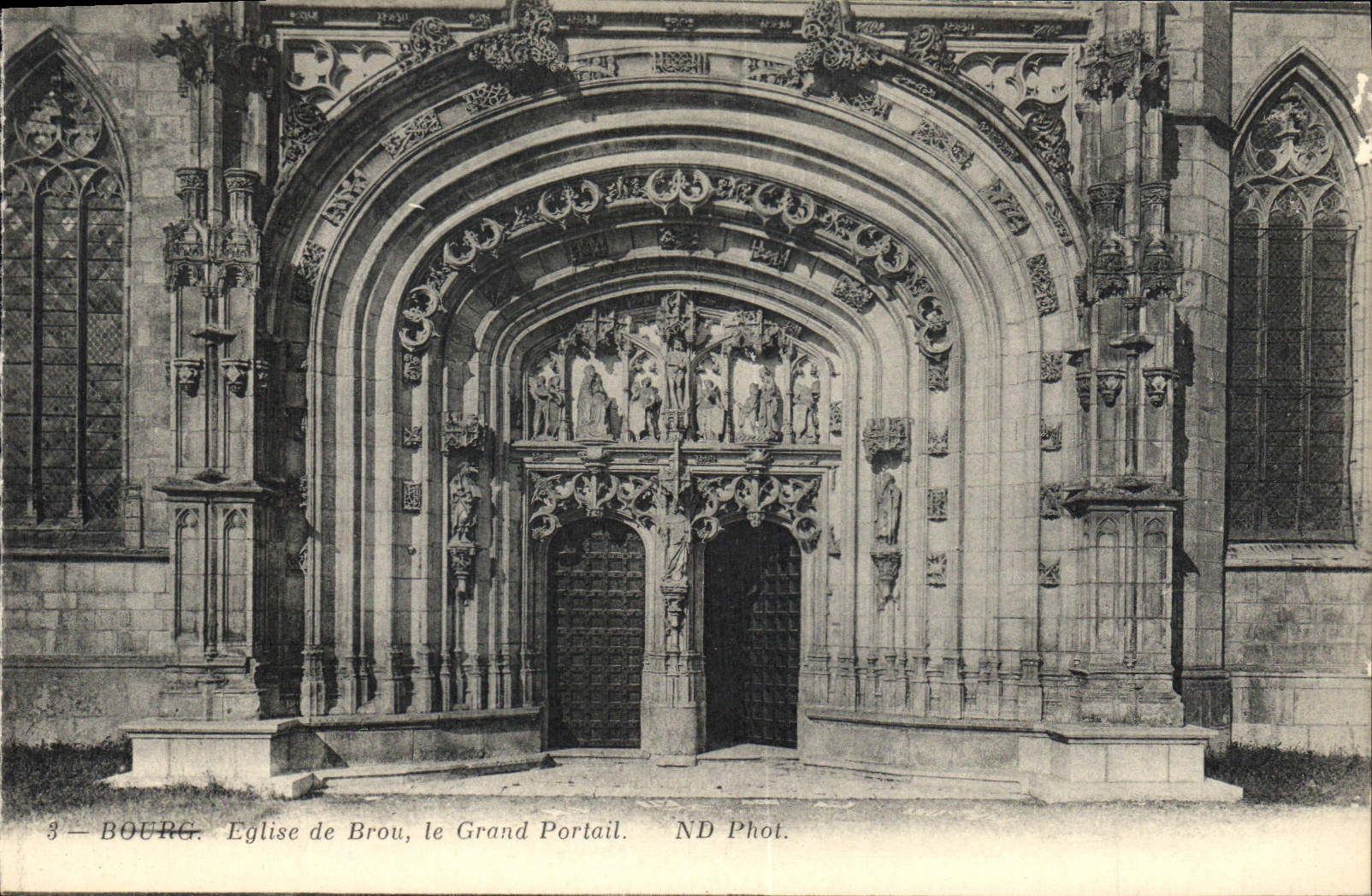 CPA Eglise de Brou le Grand Portail