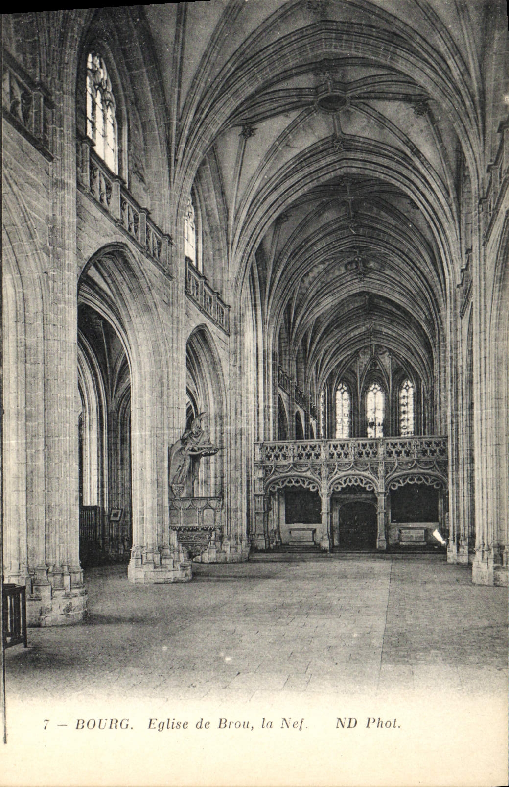 CPA Bourg Eglise de Brou la Nef 