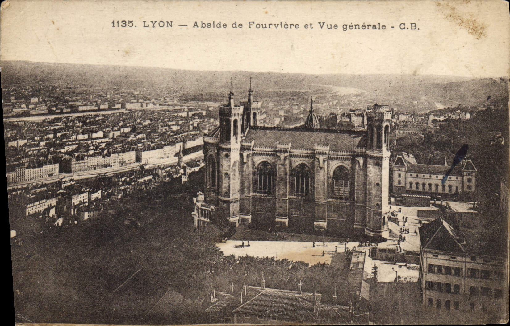 CPA Lyon Abside de Fourviere et Vue generale 
