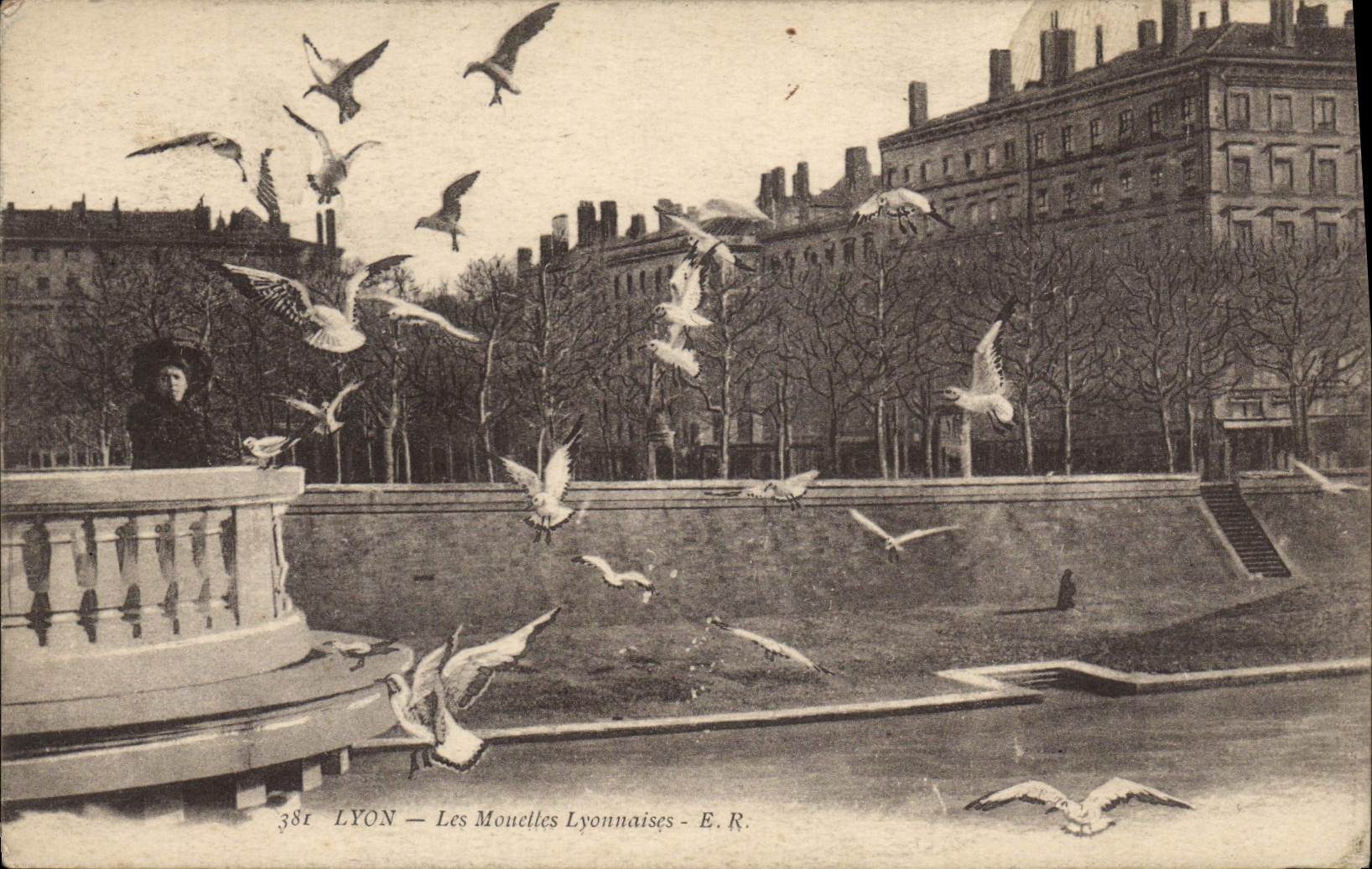 CPA Lyon Les Monettes Lyonnaises 